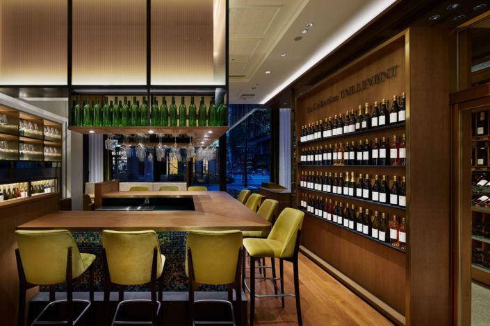 Bar présentation bouteilles cave à vin Esprit de Taillevent Tokyo